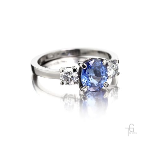 Blue sapphire ring